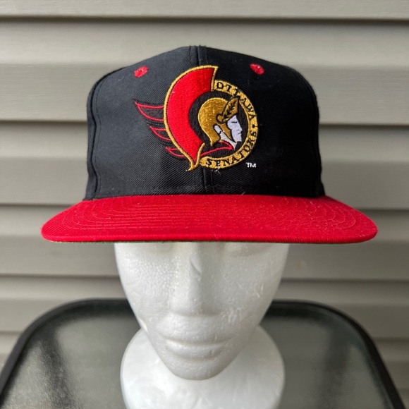 VINTAGE OTTAWA SENATORS SPORTS UNIVERSAL  SNAPBACK HAT NHL - Picture 1 of 10